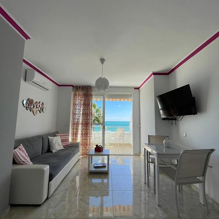 Roca Chica. Studio - First Line Beach Torremolinos Exterior photo