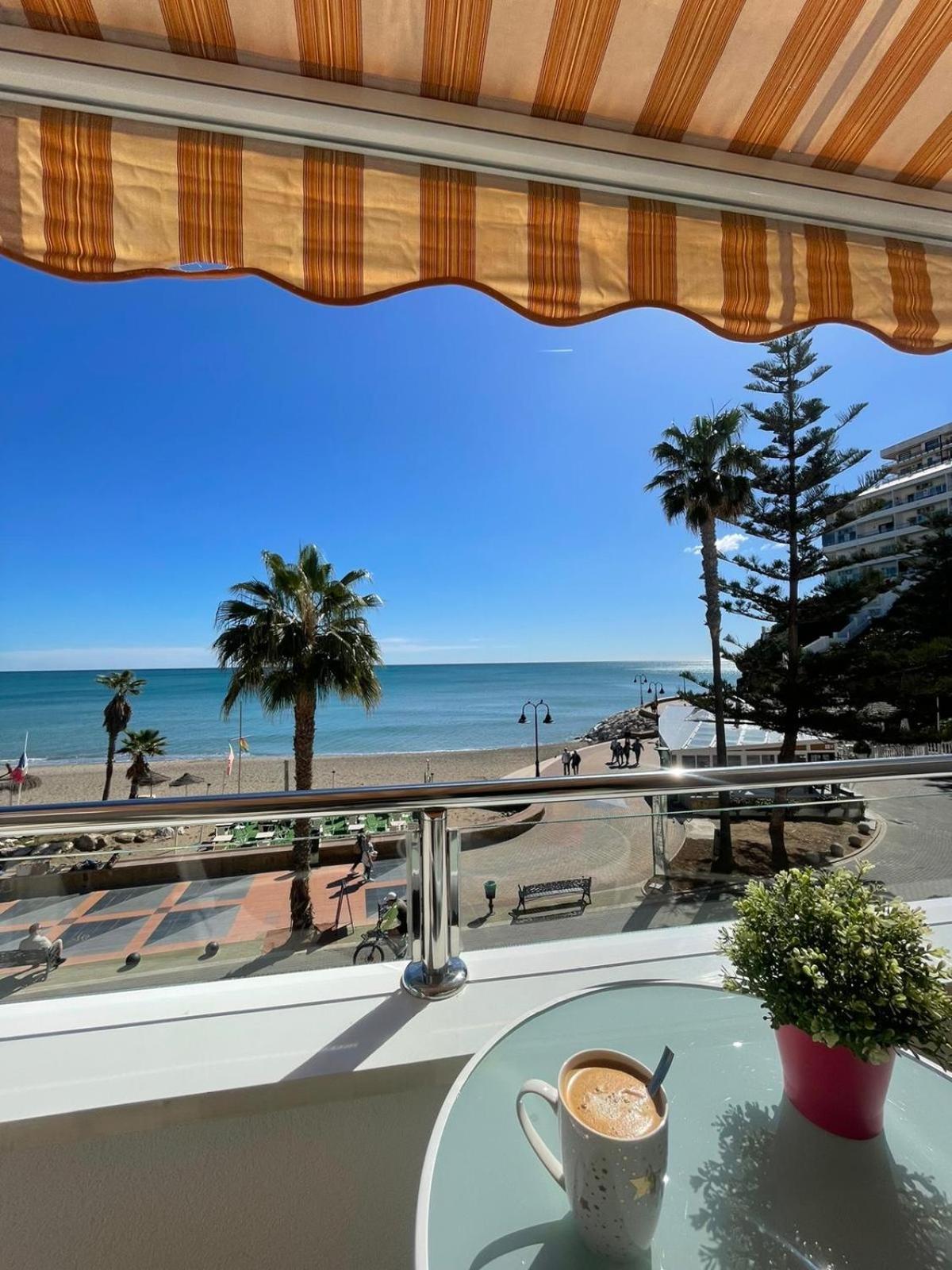 Roca Chica. Studio - First Line Beach Torremolinos Exterior photo